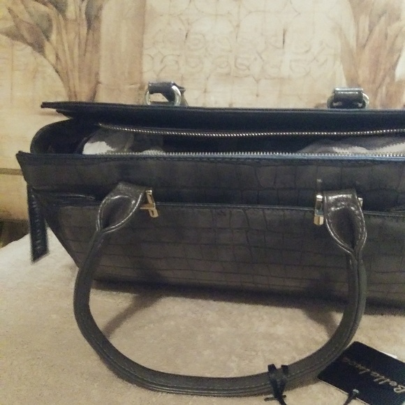 Handbag - Picture 3 of 4